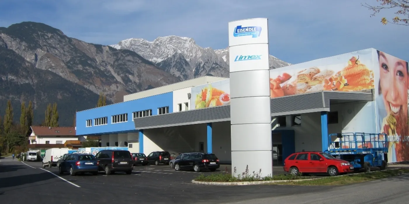 Eisendle, Hall